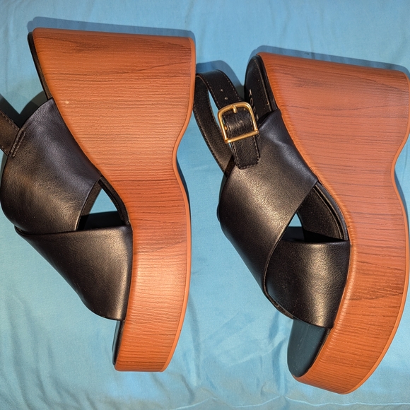 Torrid Wide-Width CrissCross Strap Wedges 10 - Picture 5 of 9